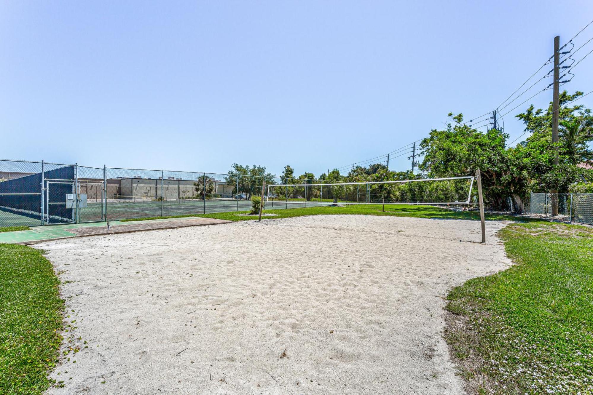 Sandy Shores Нейплс Номер фото